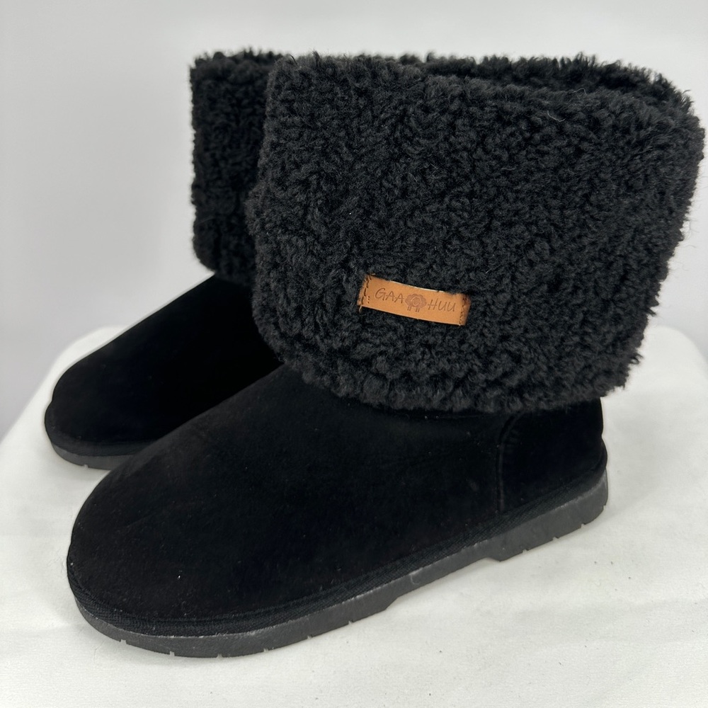 GAA HUU | Women’s 9 Faux Fur Black Booties Slippers